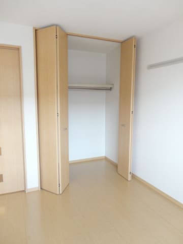  サンローズ　Ａ棟