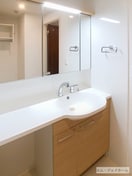  ヴィラ　シャルマン