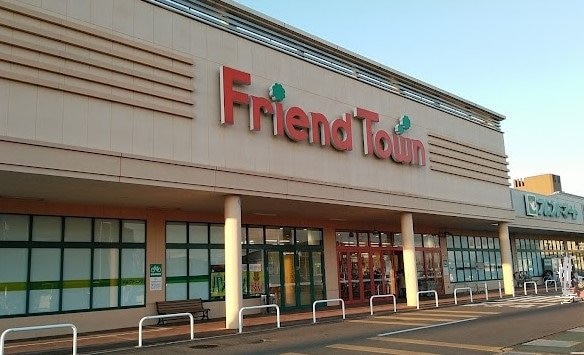 スーパーまで2000m※フレンドマート　竜王店 リクデロワB