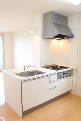  シャーメゾン　リーリエ