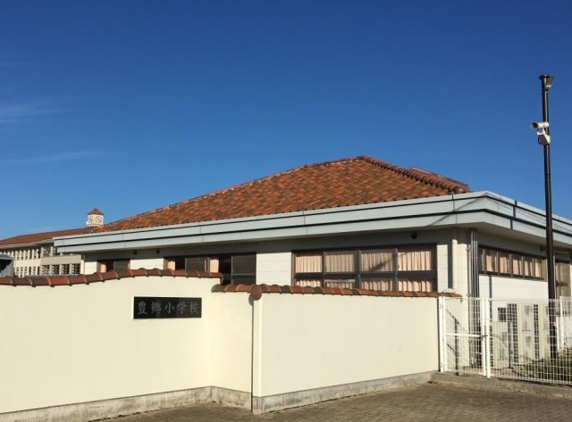 小学校まで800m※豊郷町立豊郷小学校 Ｂｅｌｌｅ　Ｓｈｉｎｅ　B