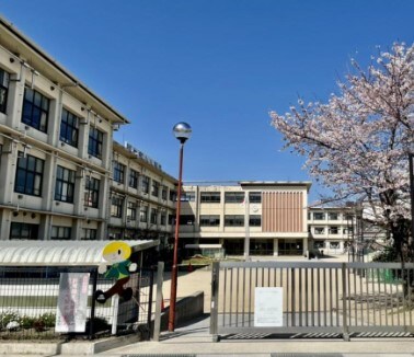 小学校まで1223m※彦根市立佐和山小学校 ビオット彦根　B棟