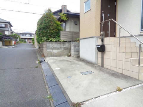  仰木の里東５丁目貸家