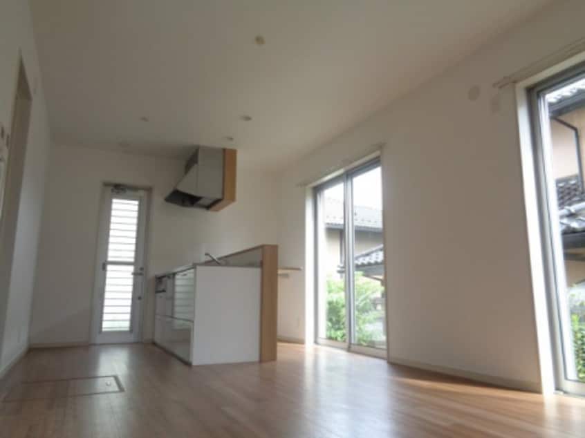  仰木の里東５丁目貸家