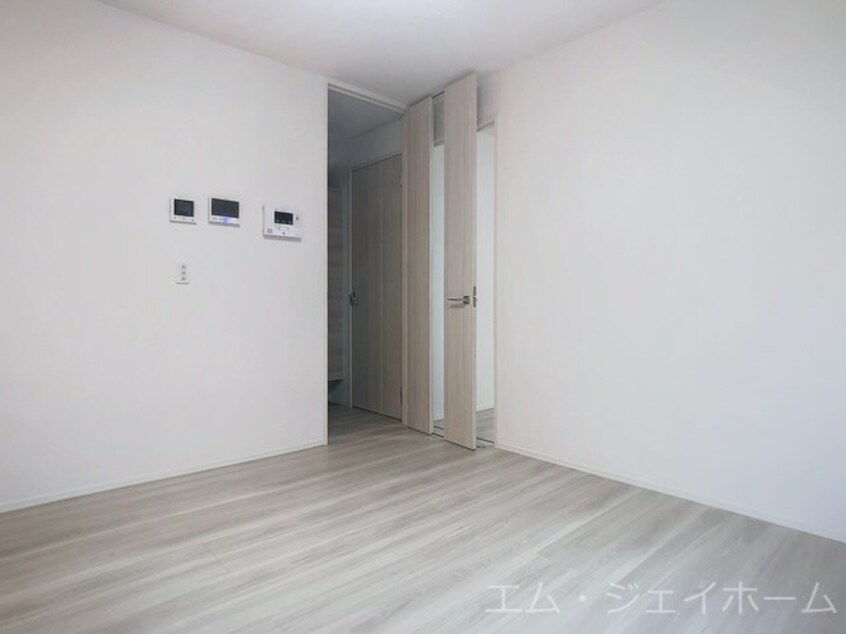  Farouche（ファルーシュ）