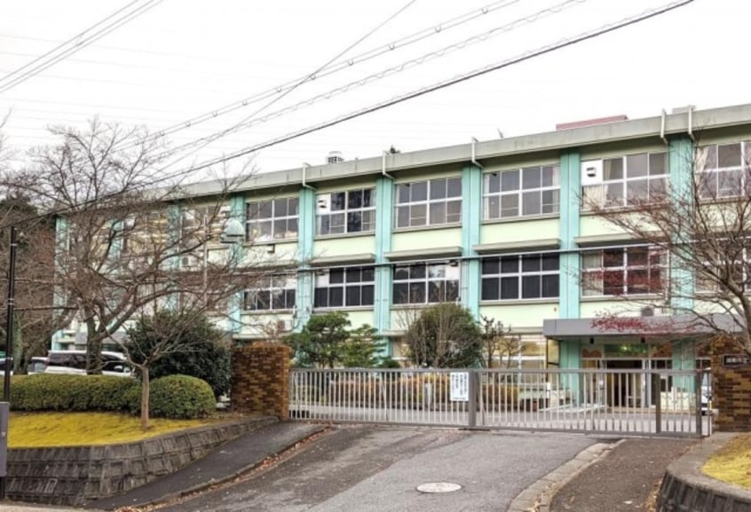 小学校まで1900m※湖南市立石部南小学校 湖南コーポクライノⅠ