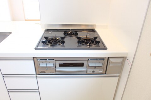  シャーメゾン　リーリエ