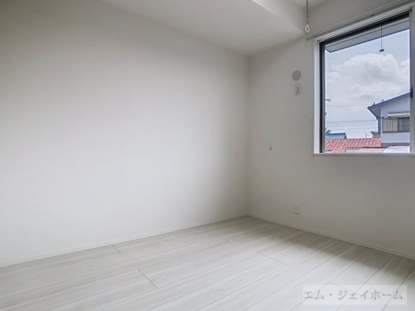 シャーロット石橋駅前