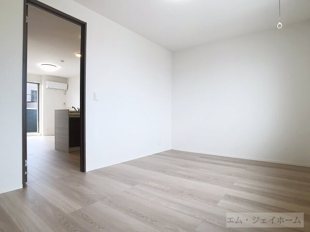  シャーロット石橋駅前
