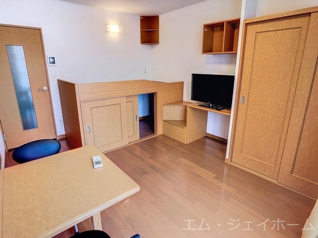  エイペックス彦根東沼波