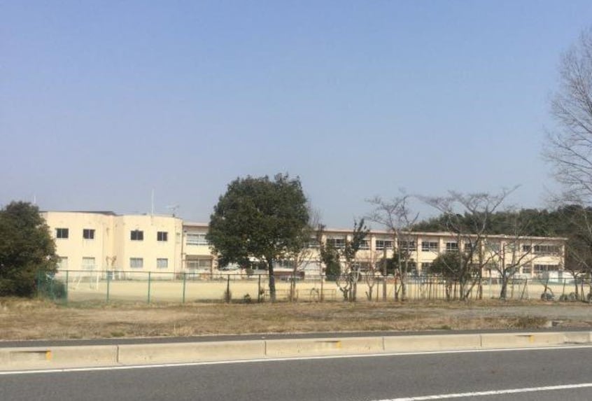 小学校まで1785m※甲賀市立甲南中部小学校 ブリーゼコートＤＳ