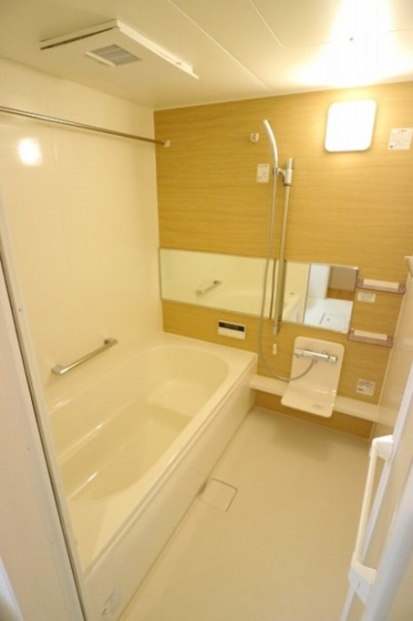  ヴィラ　シャルマン