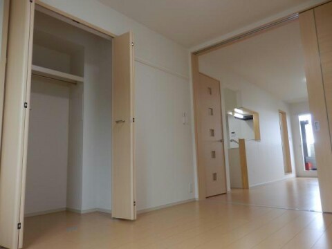  メルシーガーデン坂本