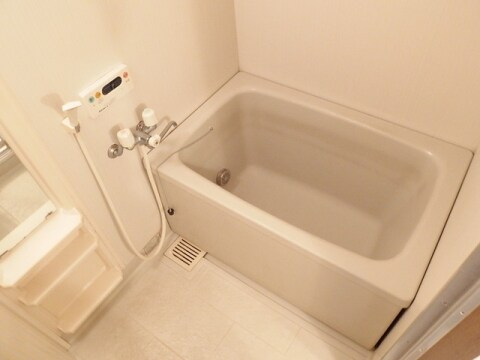  ファミール北川