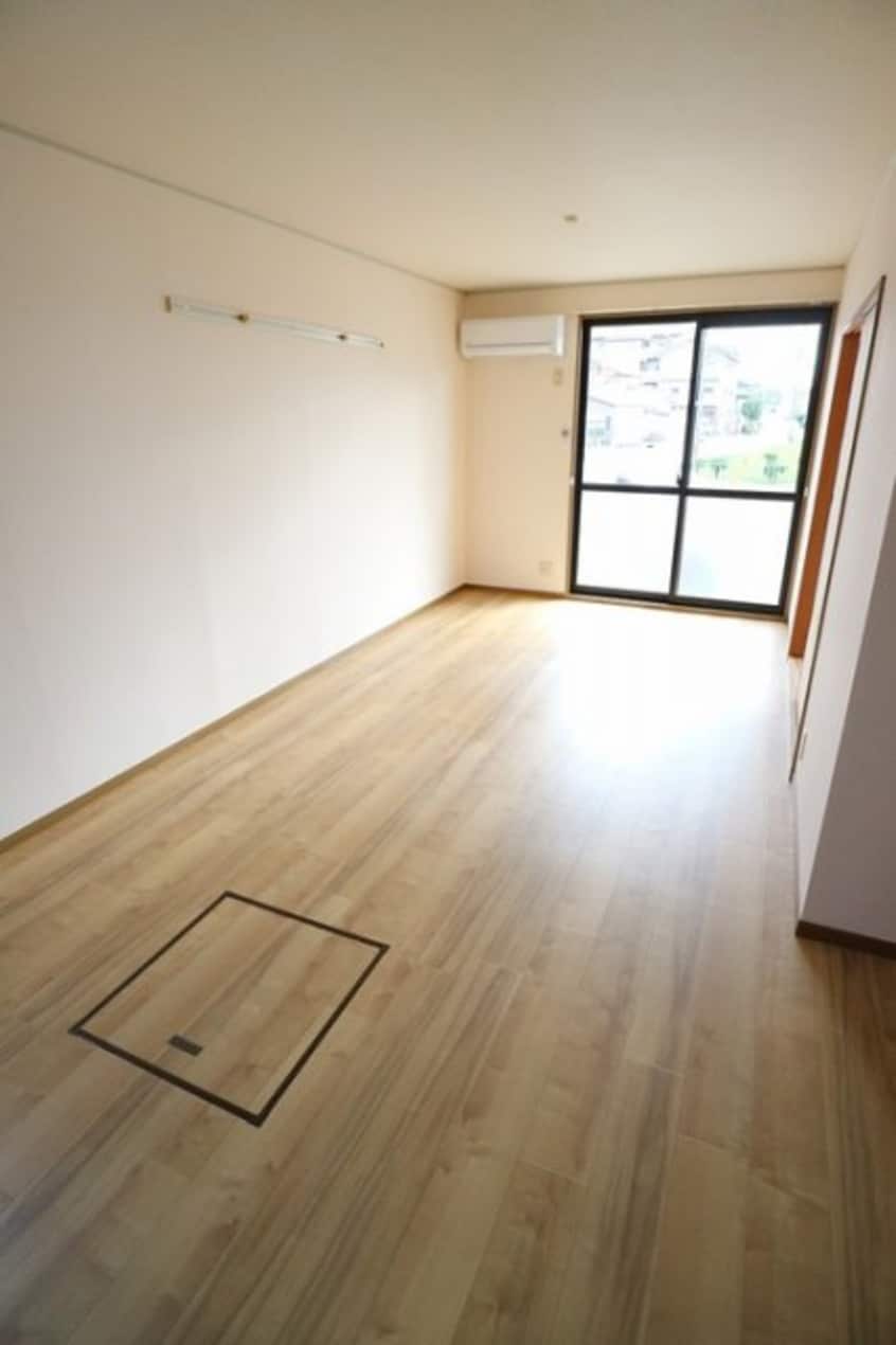  グリーンタウン杉原　E棟