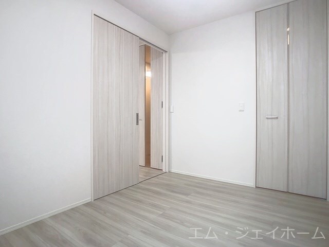  Farouche（ファルーシュ）