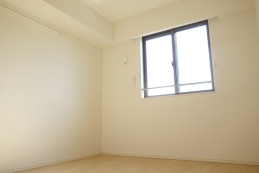  ベストウォール篠原