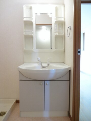  Ｂｅｌｌｅ　Ｓｈｉｎｅ　B