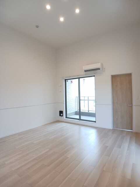  メル　ヴァンベール