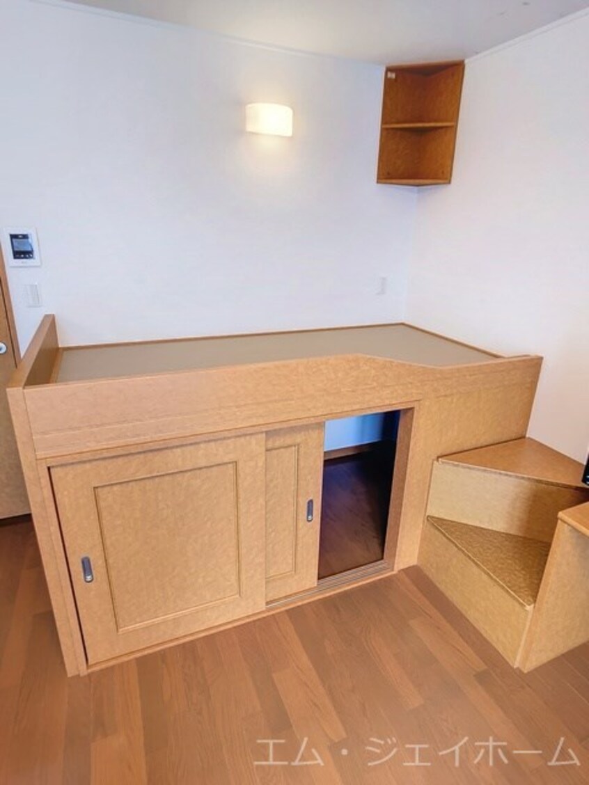  エイペックス彦根東沼波