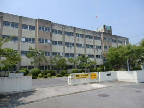 小学校まで1300m※大津市立唐崎小学校 la chance
