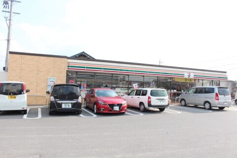 コンビニまで100m※セブン－イレブン　近江八幡江頭町店 クレシタ近江