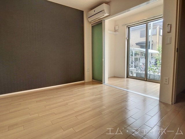  グランドソレーユⅡ番館