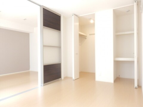  シャーロット壱番館