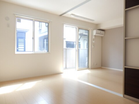  シャーロット壱番館