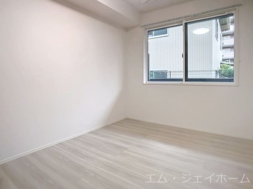  Farouche（ファルーシュ）