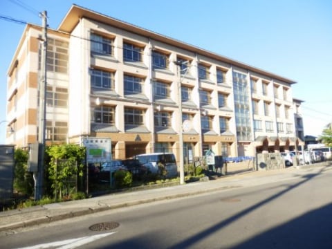 小学校まで400m※大津市立下阪本小学校 ブロッサムハウス