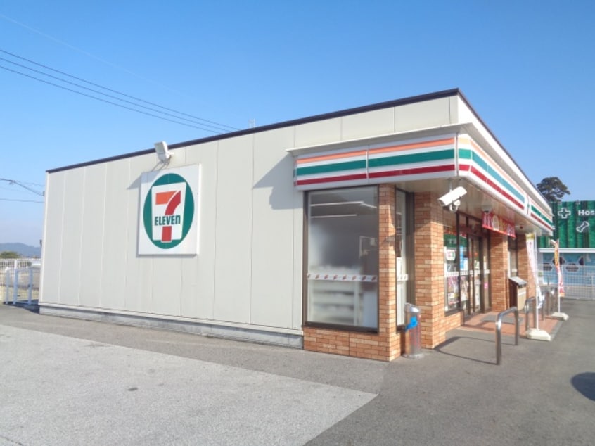 コンビニまで304m※セブン－イレブン　五個荘南店 サチクル石塚