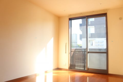  シャーメゾン　リーリエ