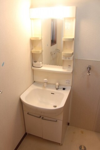  シャーメゾン　リーリエ