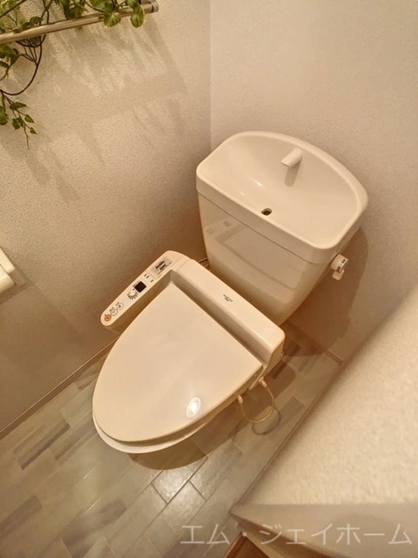  レセンテ出町　A棟