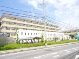 病院まで1300m※彦根中央病院 ＳｕｂａｒｕⅢ番館