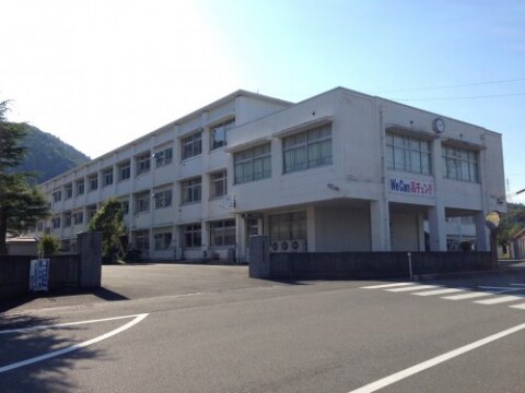 中学校/中等教育学校まで700m※高島市立高島中学校 ハイランドⅠ