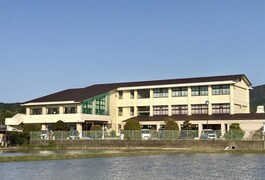 愛荘町立秦荘東小学校