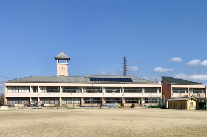 小学校まで800m※豊郷町立日栄小学校 アムールさわ