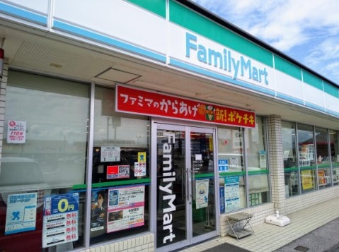 コンビニまで800m※ファミリーマート　とよさと沢店 アムールさわ