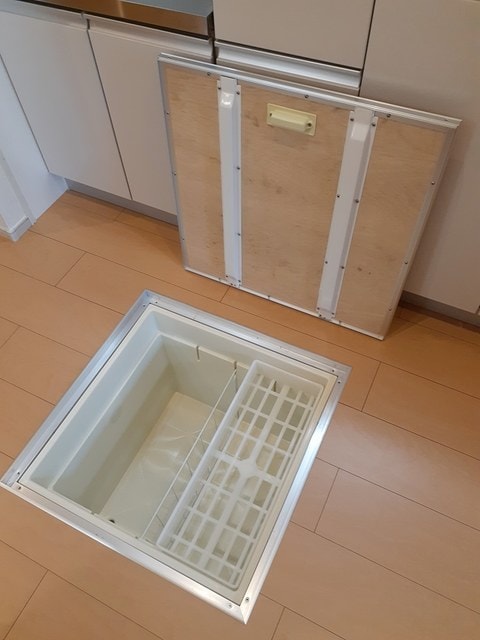  Ｃｈａｒｍｅ金屋