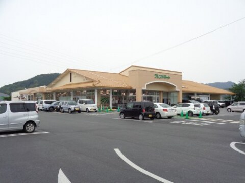スーパーまで800m※フレンドマート安土店 ブローテ