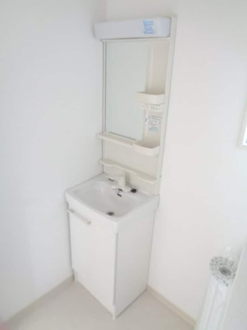  仰木の里東５丁目貸家