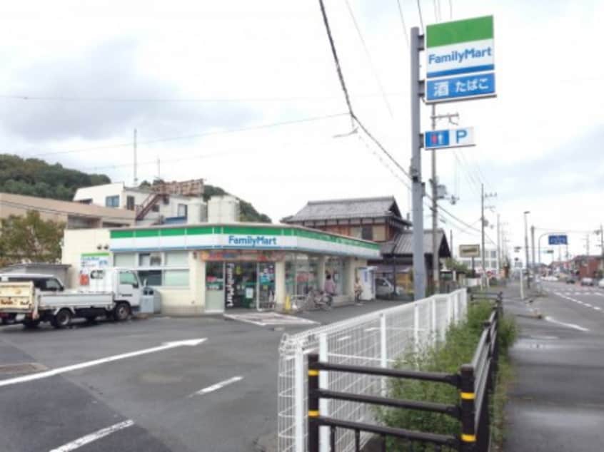 コンビニまで300m※ファミリーマート　大津雄琴駅前店 メルベーユＦ