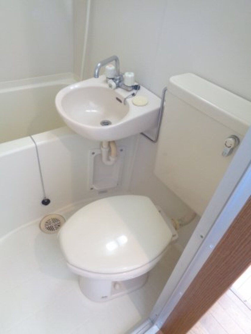  レジデンス岡本