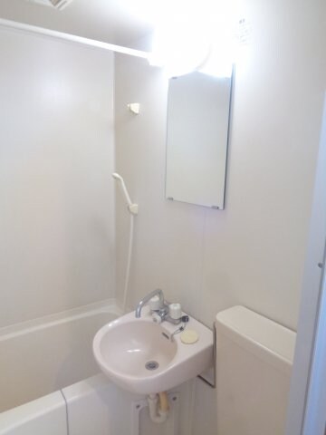  レジデンス岡本