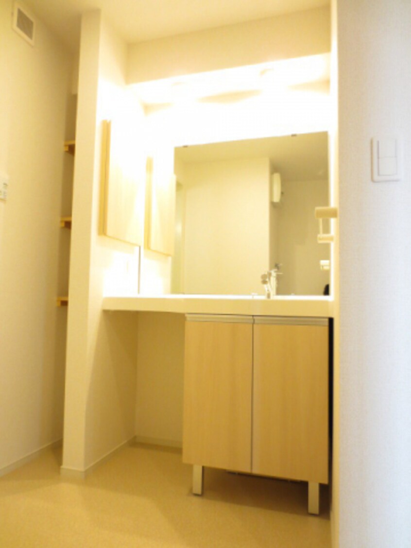  エーリ・フノマージュ