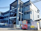 SIXTH AVENUEの外観