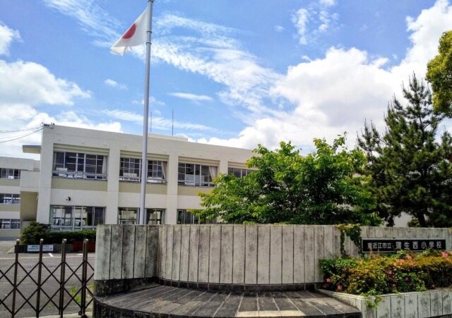 小学校まで2573m※東近江市立蒲生西小学校 長峰 2 貸家