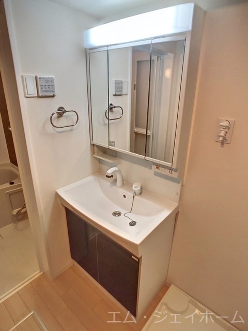  グランドソレーユⅡ番館